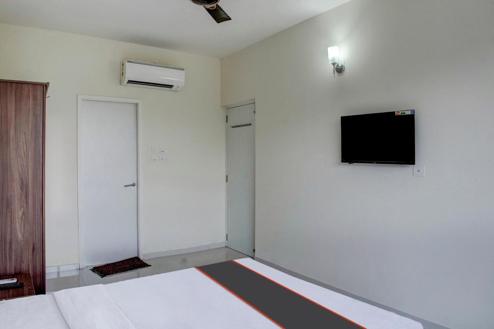 Flagship Santoshi Holiday Home 达波林 外观 照片