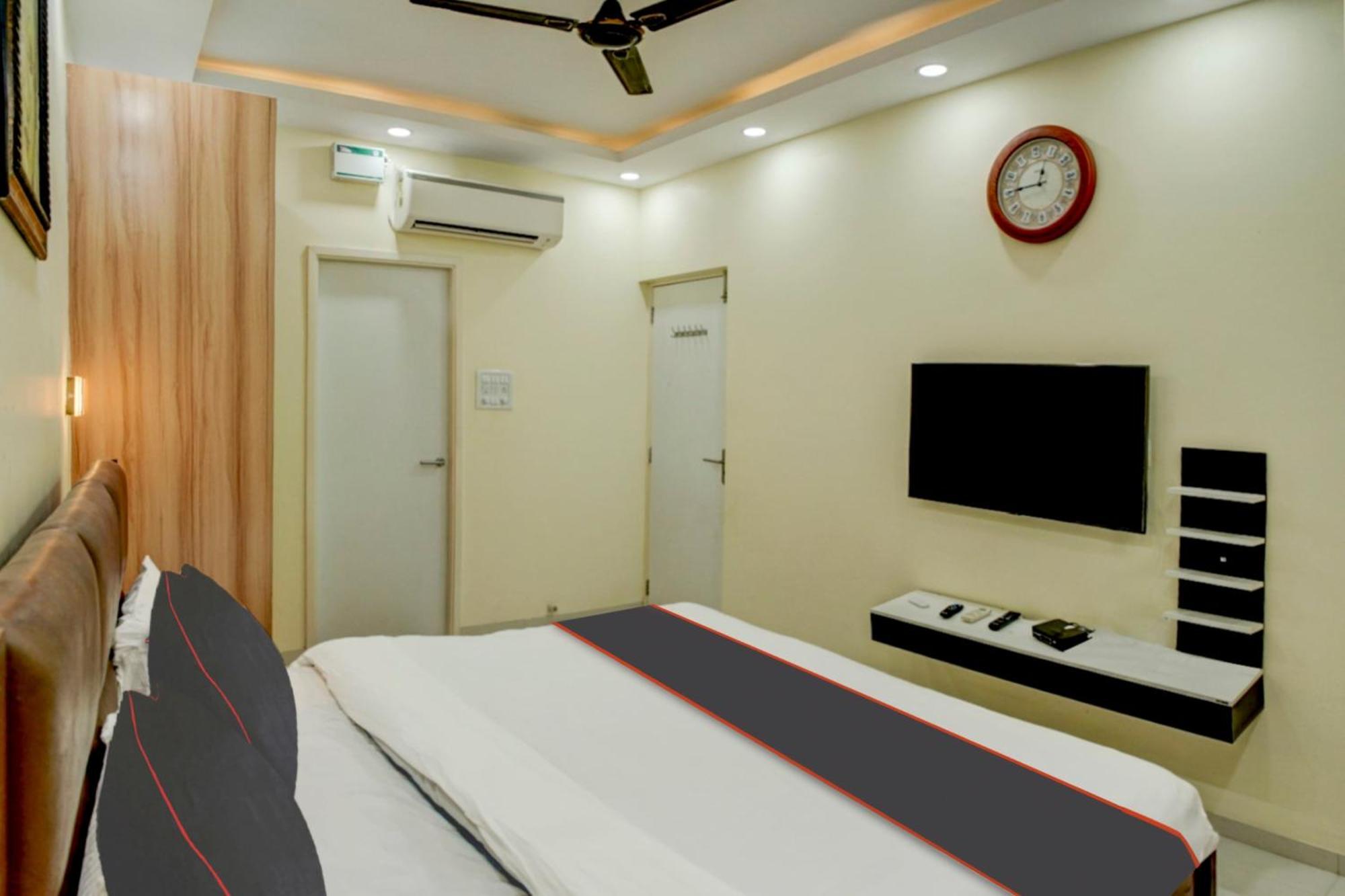 Flagship Santoshi Holiday Home 达波林 外观 照片